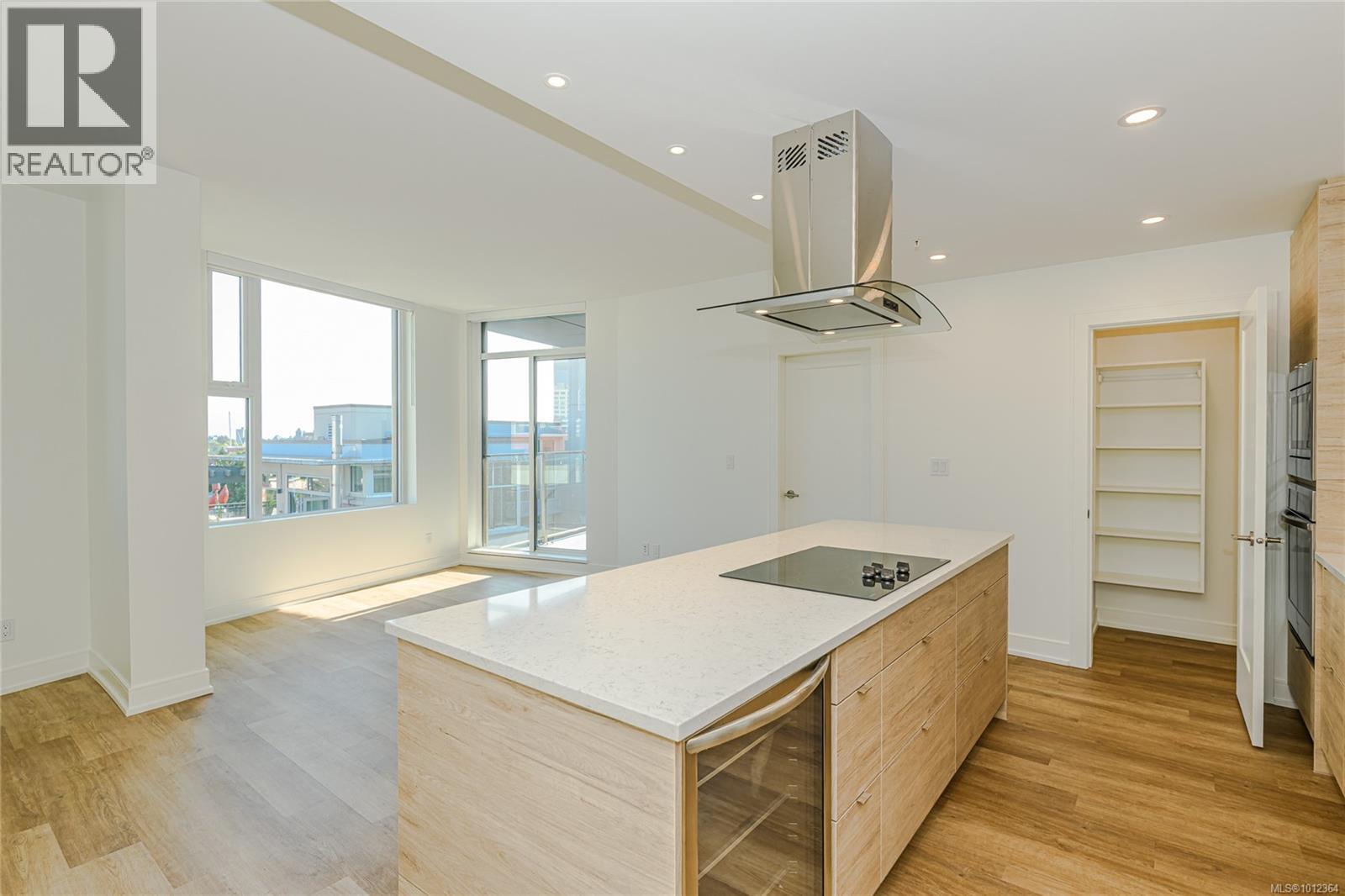 902 1628 Store St, Victoria, British Columbia  V8W 0H1 - Photo 10 - 1012364