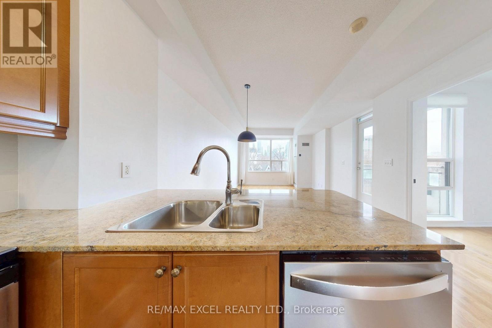 415 - 736 Spadina Avenue, Toronto, Ontario  M5S 2J6 - Photo 11 - C12962286