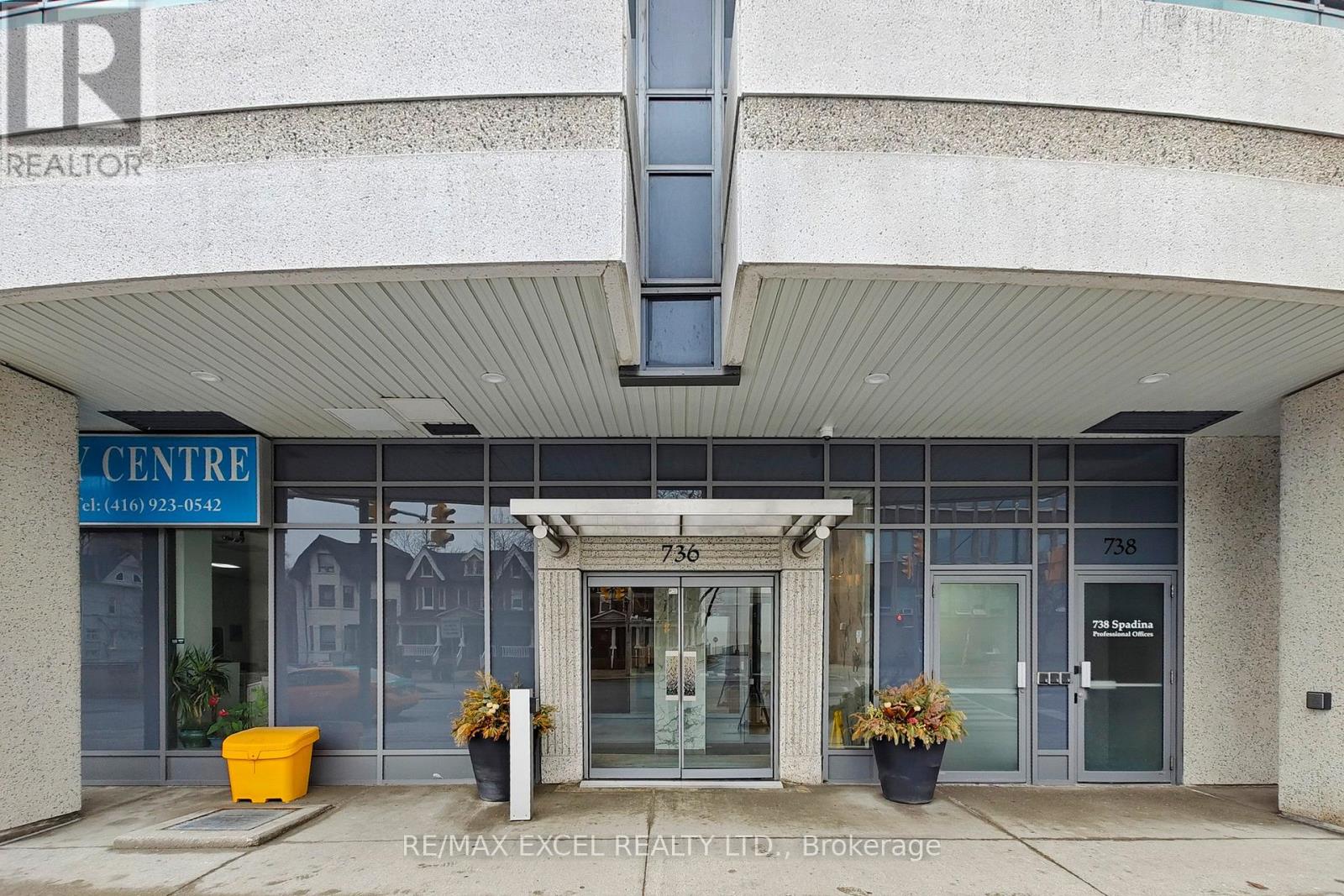 415 - 736 Spadina Avenue, Toronto, Ontario  M5S 2J6 - Photo 3 - C12962286