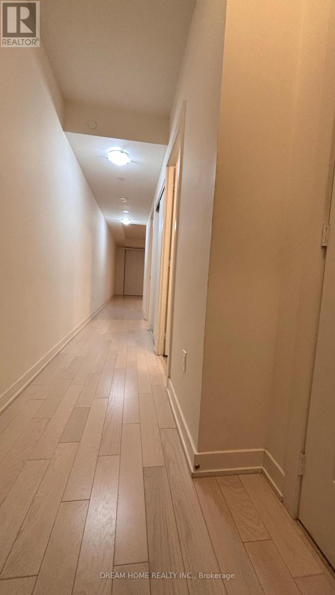 816 - 330 Richmond Street W, Toronto, Ontario  M5V 1X2 - Photo 3 - C12962308