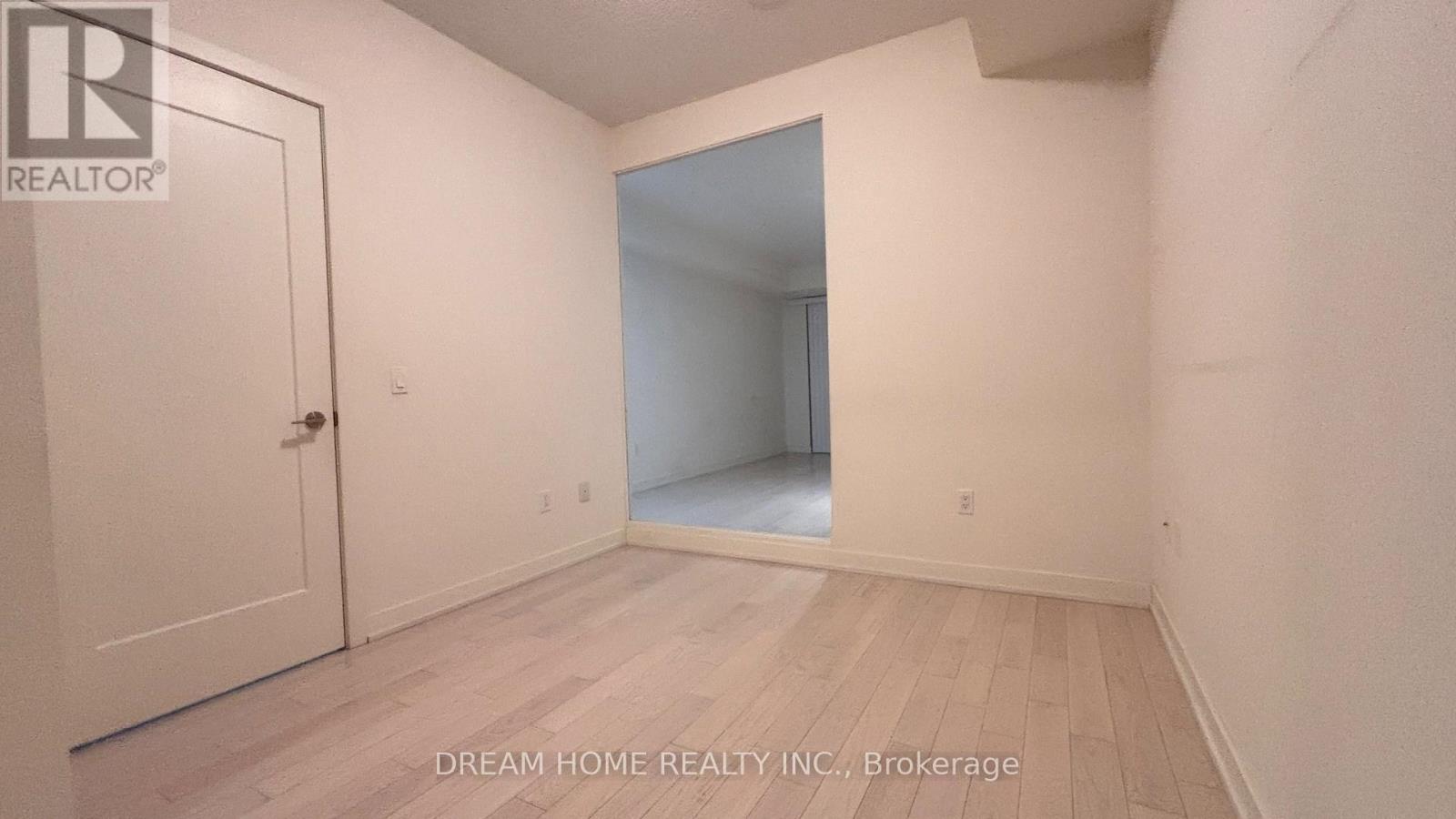 816 - 330 Richmond Street W, Toronto, Ontario  M5V 1X2 - Photo 6 - C12962308