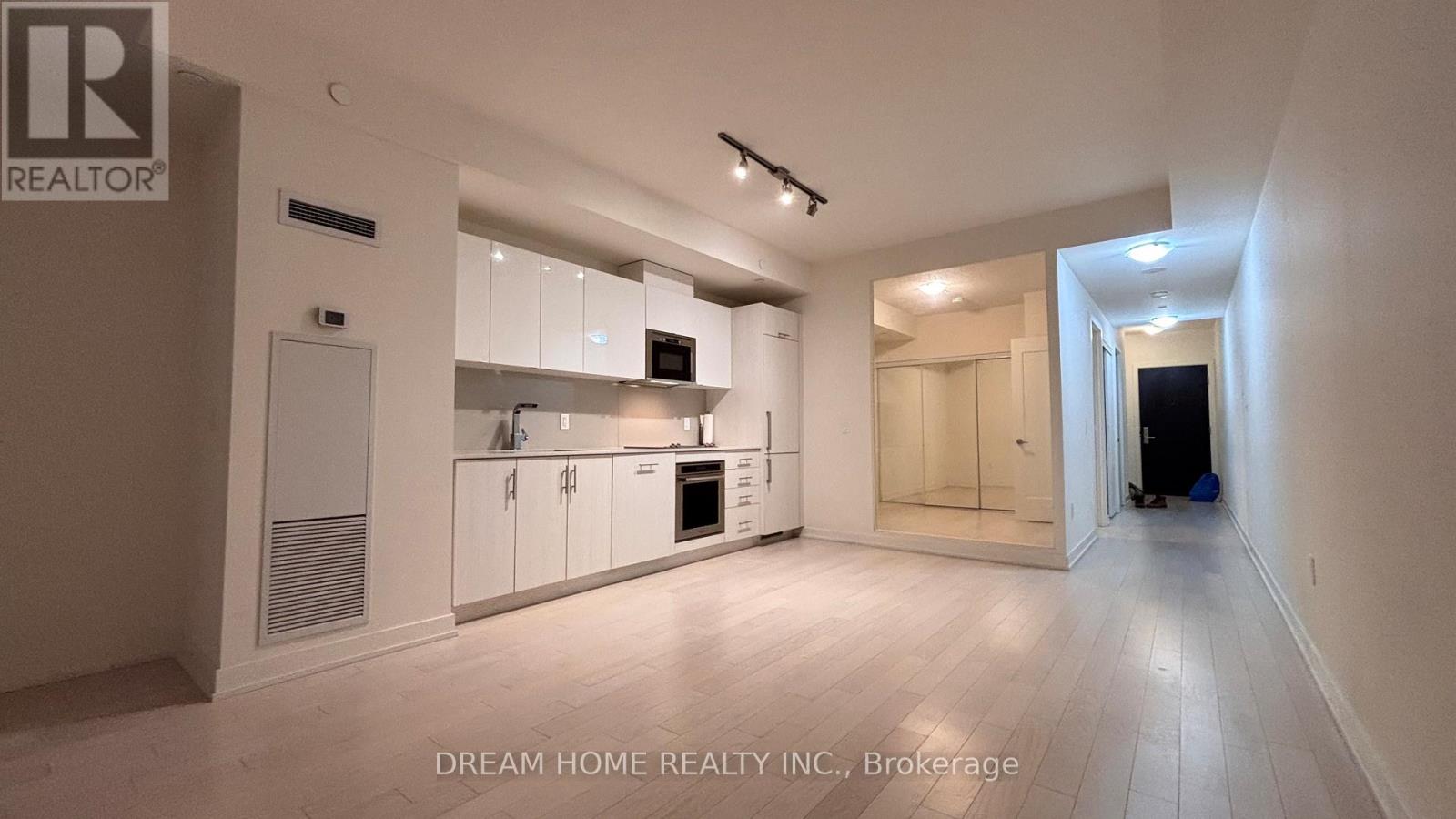 816 - 330 Richmond Street W, Toronto, Ontario  M5V 1X2 - Photo 9 - C12962308