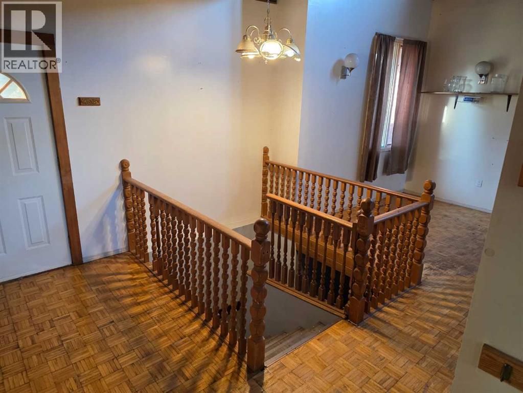 5033 48 Street, Sedgewick, Alberta  T0B 4C0 - Photo 8 - A2262440