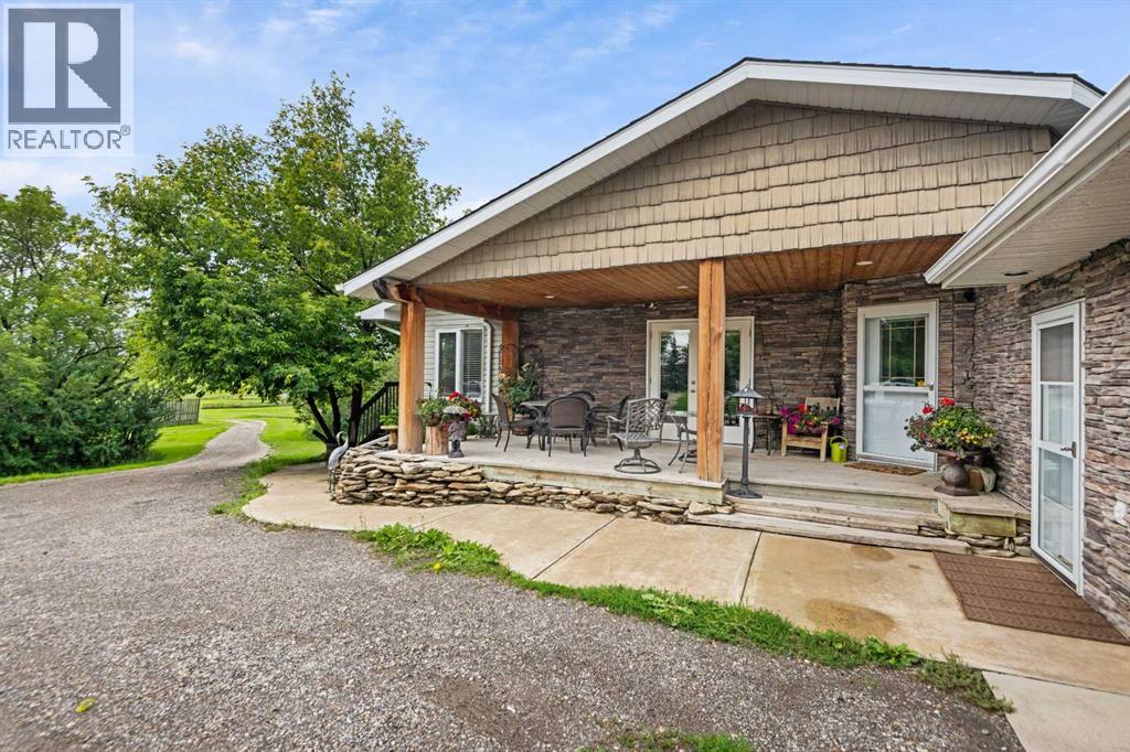 33194 Twp Rd 284, Rural Rocky View County, Alberta  T0M 1L0 - Photo 4 - A2293807