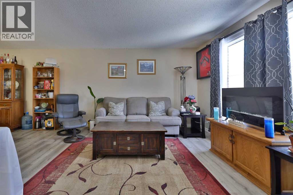 6403a 49 Avenue, Camrose, Alberta  T4V 0P6 - Photo 5 - A2299193