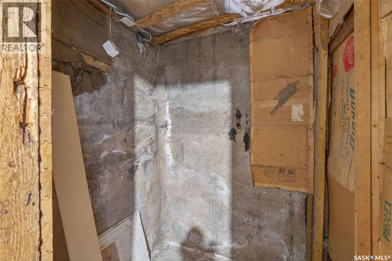 408 10th Street E, Prince Albert, Saskatchewan  S6V 0Z4 - Photo 33 - SK032176