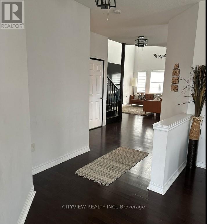 7 Woodvalley Court, Hamilton, Ontario  L9B 0A8 - Photo 4 - X12962294