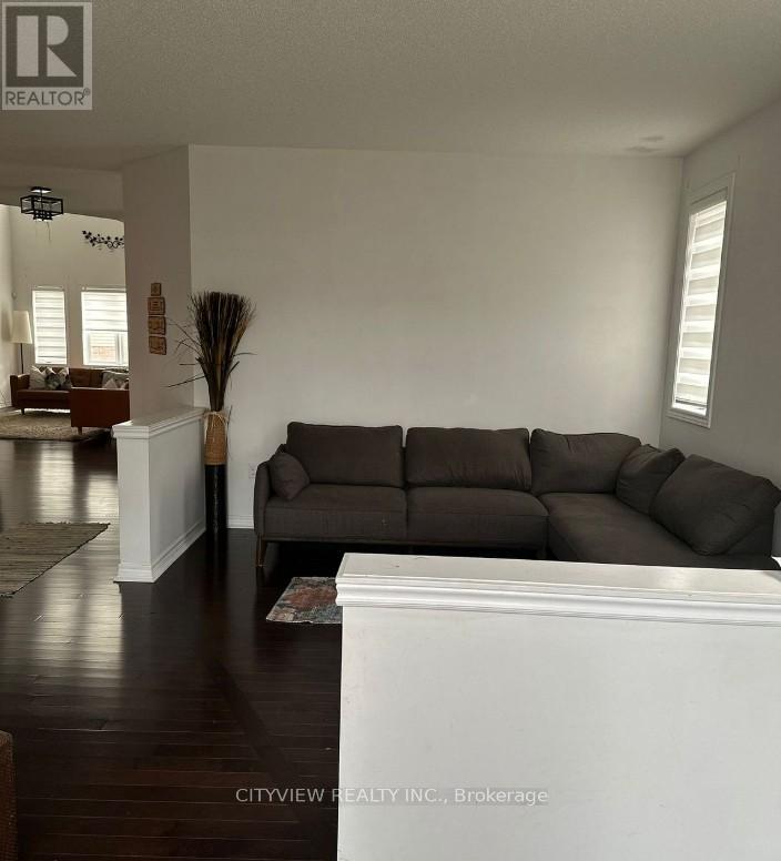 7 Woodvalley Court, Hamilton, Ontario  L9B 0A8 - Photo 5 - X12962294