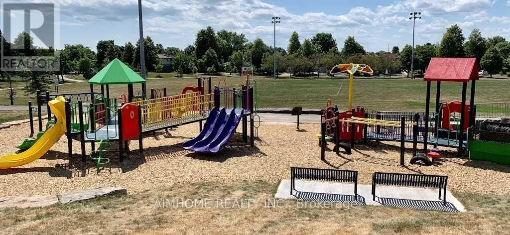 74 Sunway Square, Markham (Raymerville), Ontario  L3P 7X5 - Photo 48 - N12955456