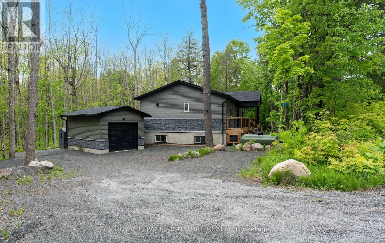 44 SUNNYSHORE PARK DRIVE, McKellar, Ontario