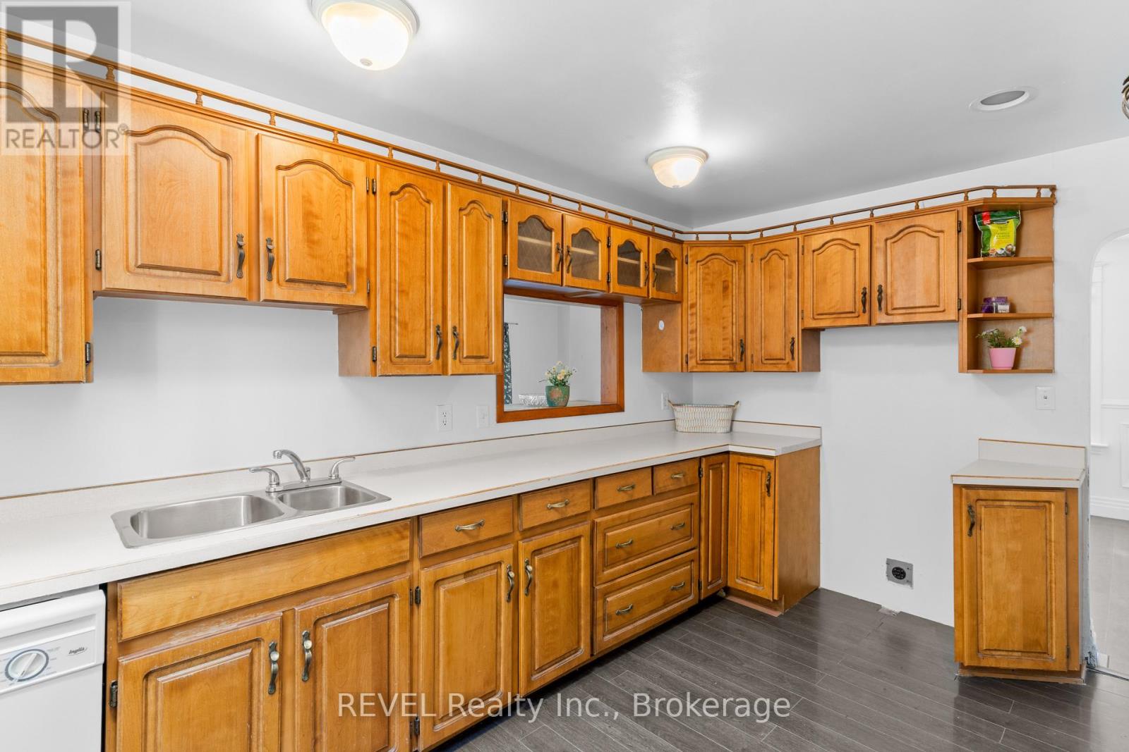 24 Lyndon Street W, Thorold, Ontario  L2V 3J7 - Photo 10 - X12962322