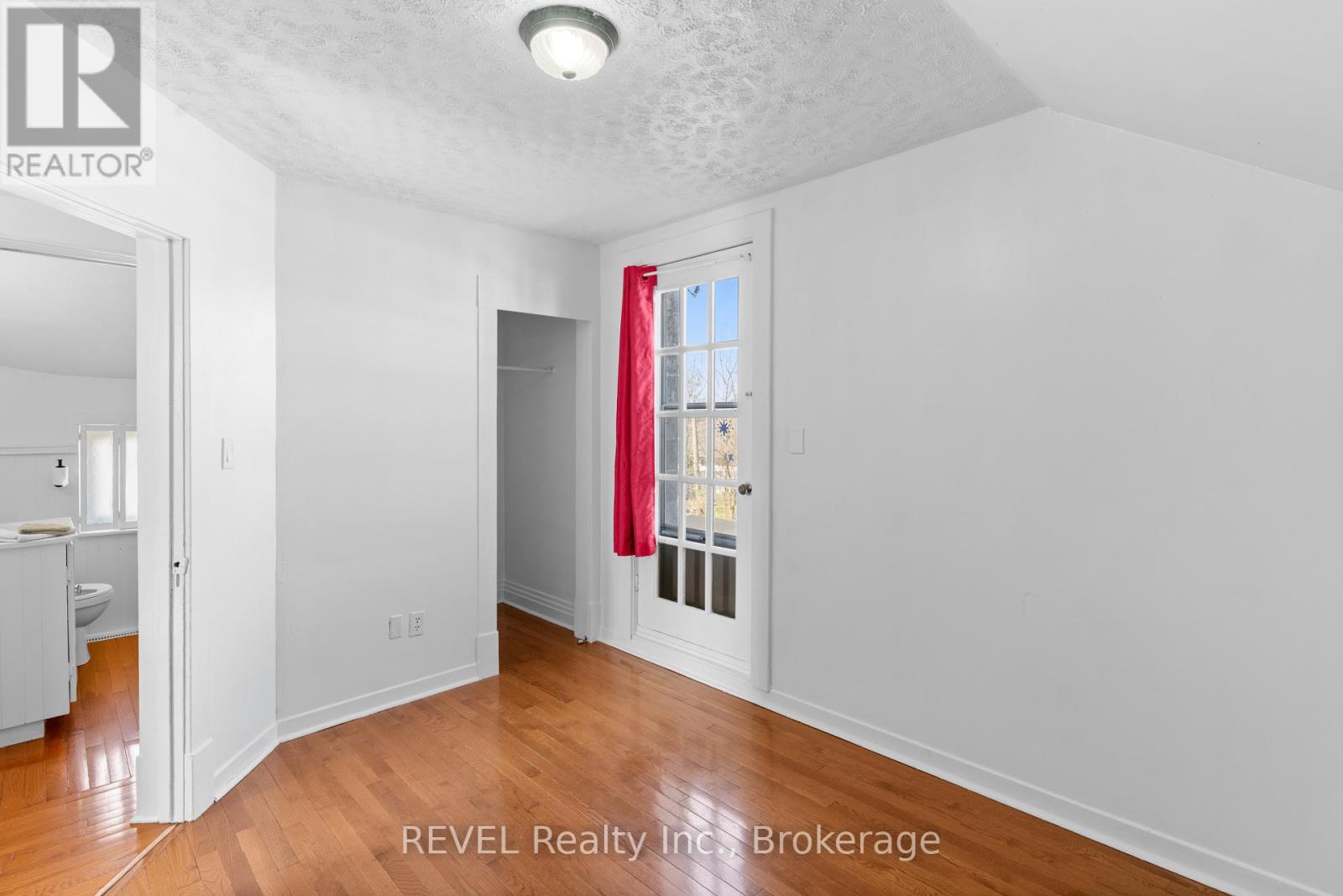 24 Lyndon Street W, Thorold, Ontario  L2V 3J7 - Photo 12 - X12962322