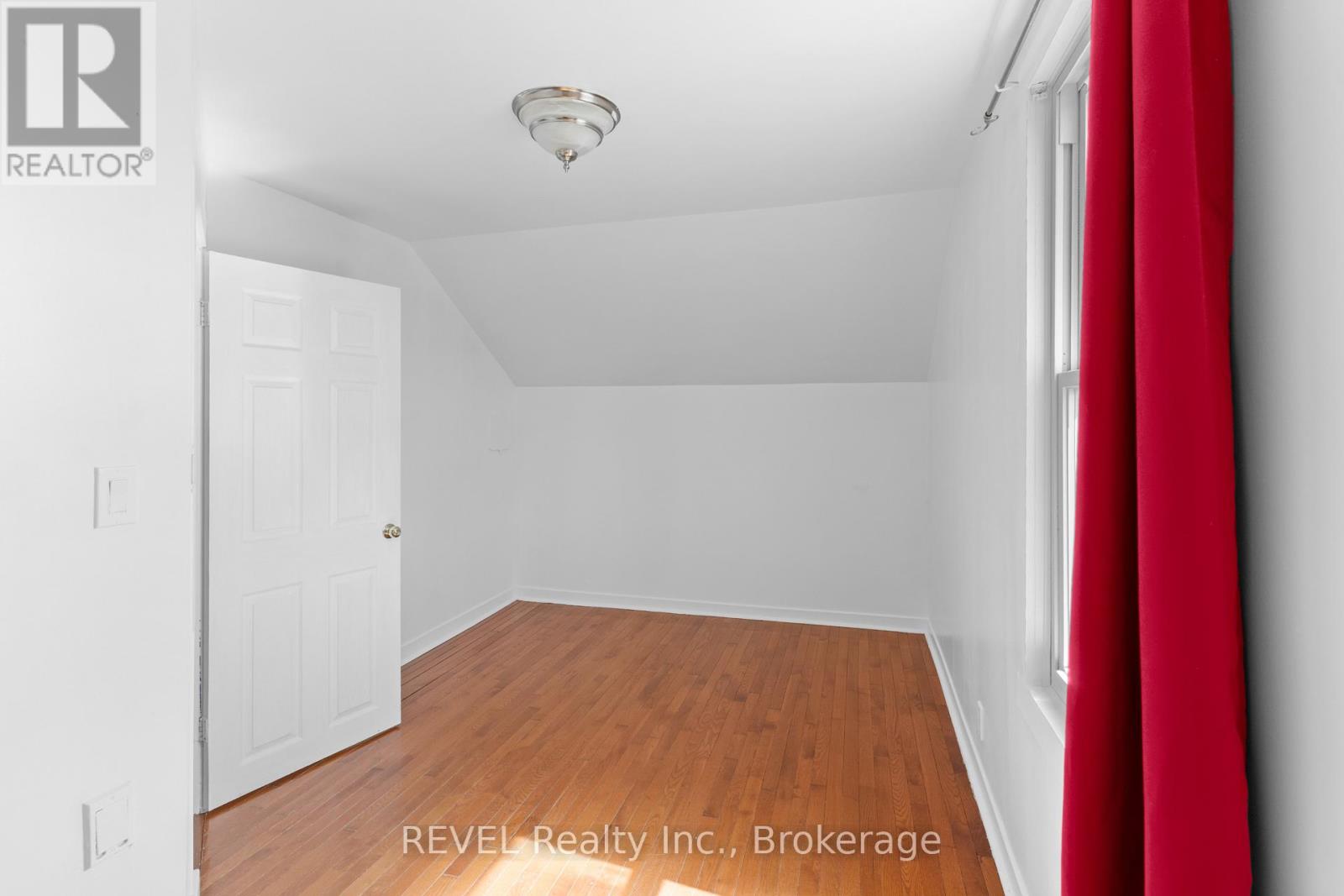 24 Lyndon Street W, Thorold, Ontario  L2V 3J7 - Photo 13 - X12962322