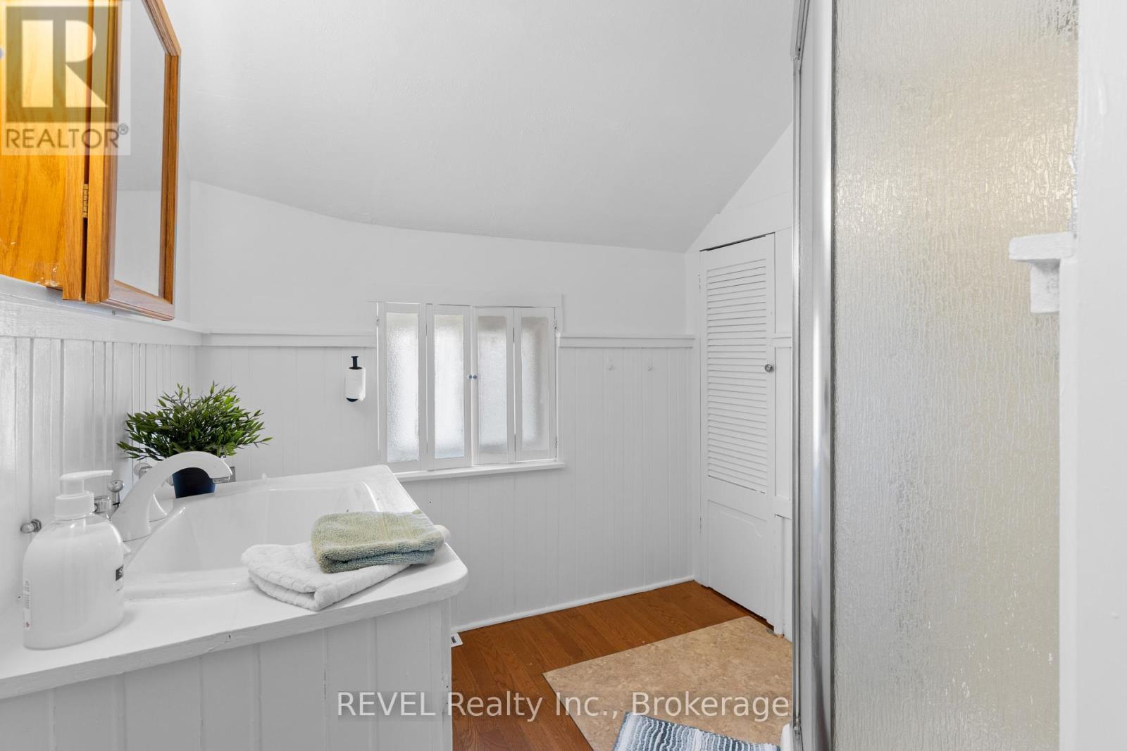 24 Lyndon Street W, Thorold, Ontario  L2V 3J7 - Photo 14 - X12962322