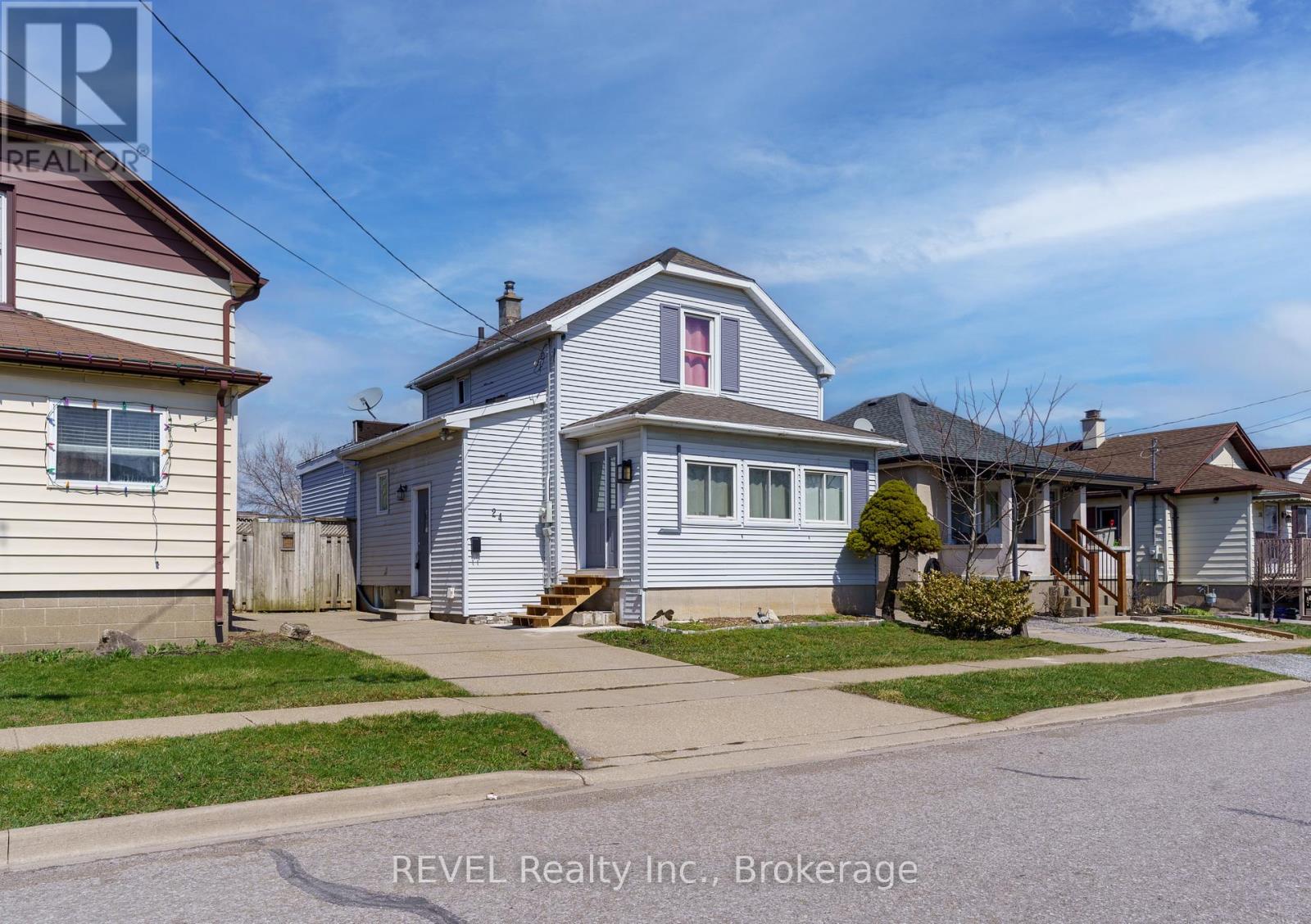 24 Lyndon Street W, Thorold, Ontario  L2V 3J7 - Photo 2 - X12962322