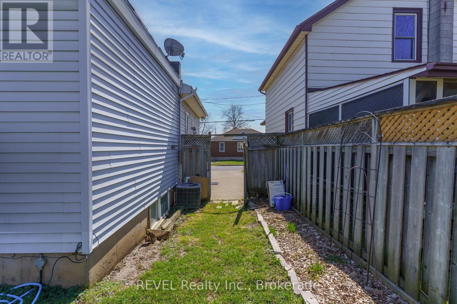 24 Lyndon Street W, Thorold, Ontario  L2V 3J7 - Photo 24 - X12962322