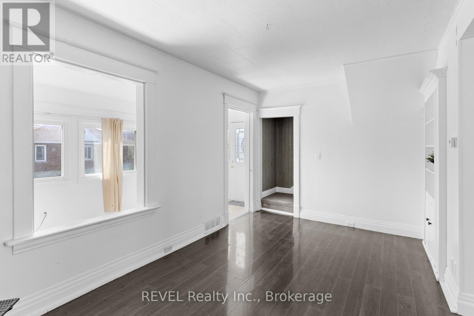 24 Lyndon Street W, Thorold, Ontario  L2V 3J7 - Photo 4 - X12962322