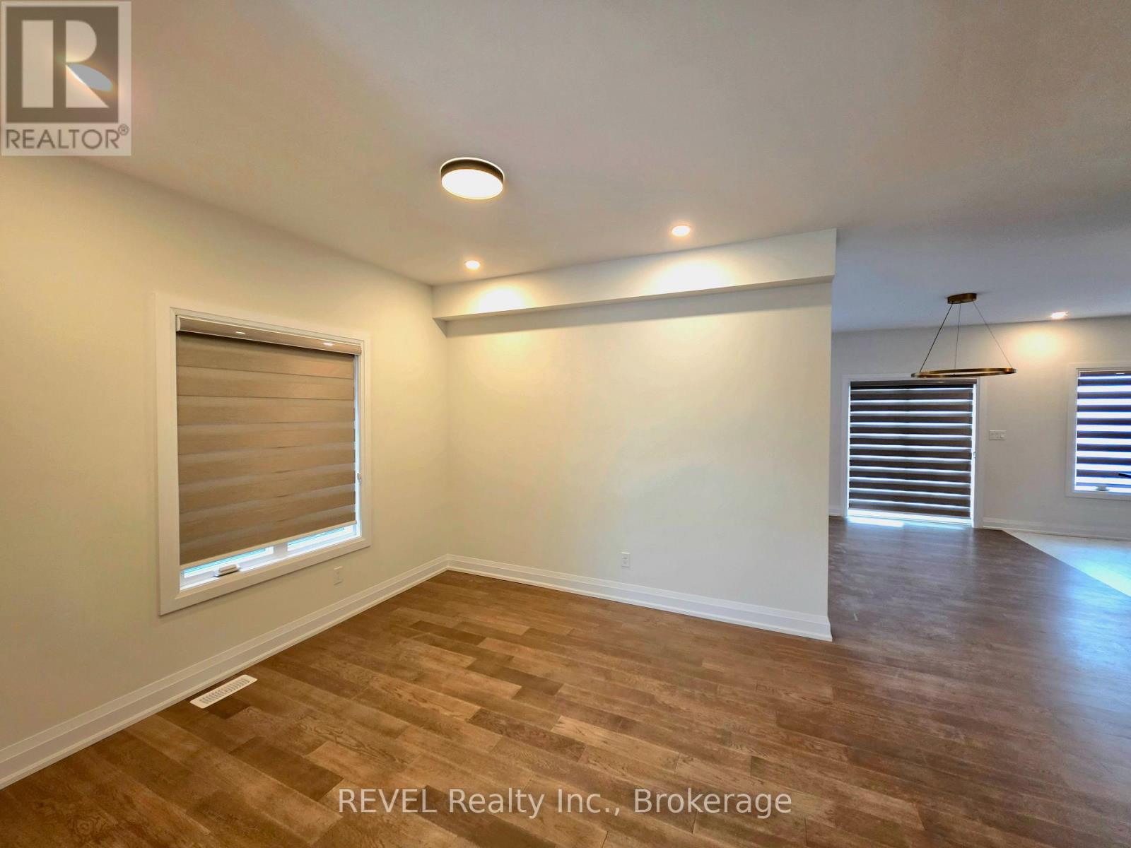 6438 Sunshine Common, Niagara Falls, Ontario  L2G 0E4 - Photo 3 - X12962336