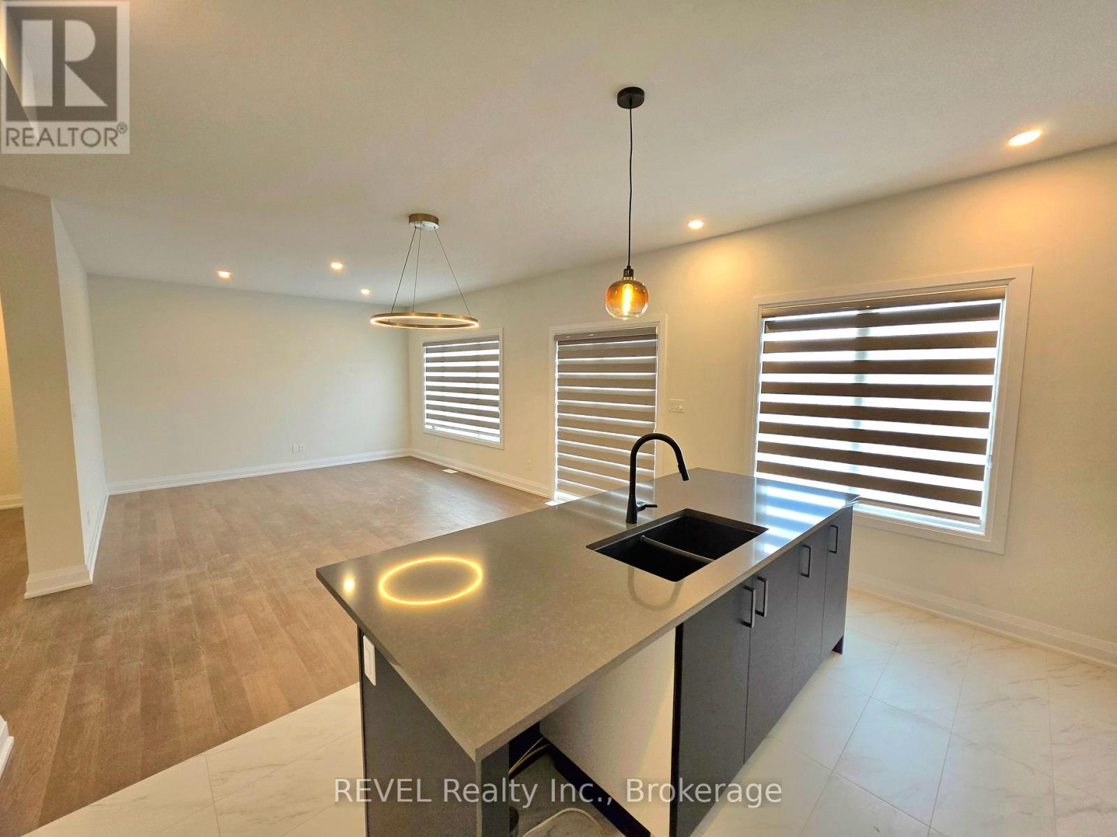 6438 Sunshine Common, Niagara Falls, Ontario  L2G 0E4 - Photo 7 - X12962336