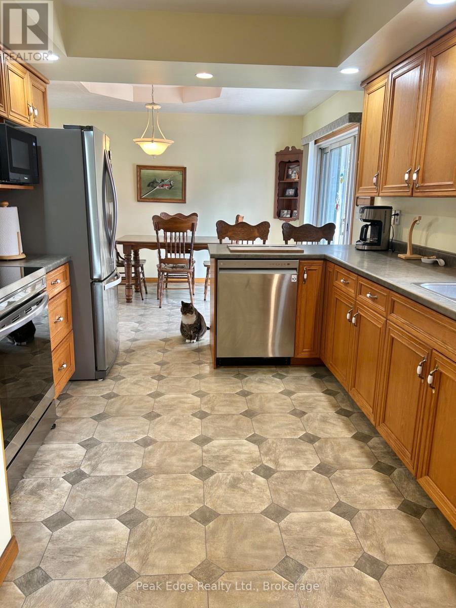 397 1st Street S, Hanover, Ontario  N4N 3T8 - Photo 10 - X12962328