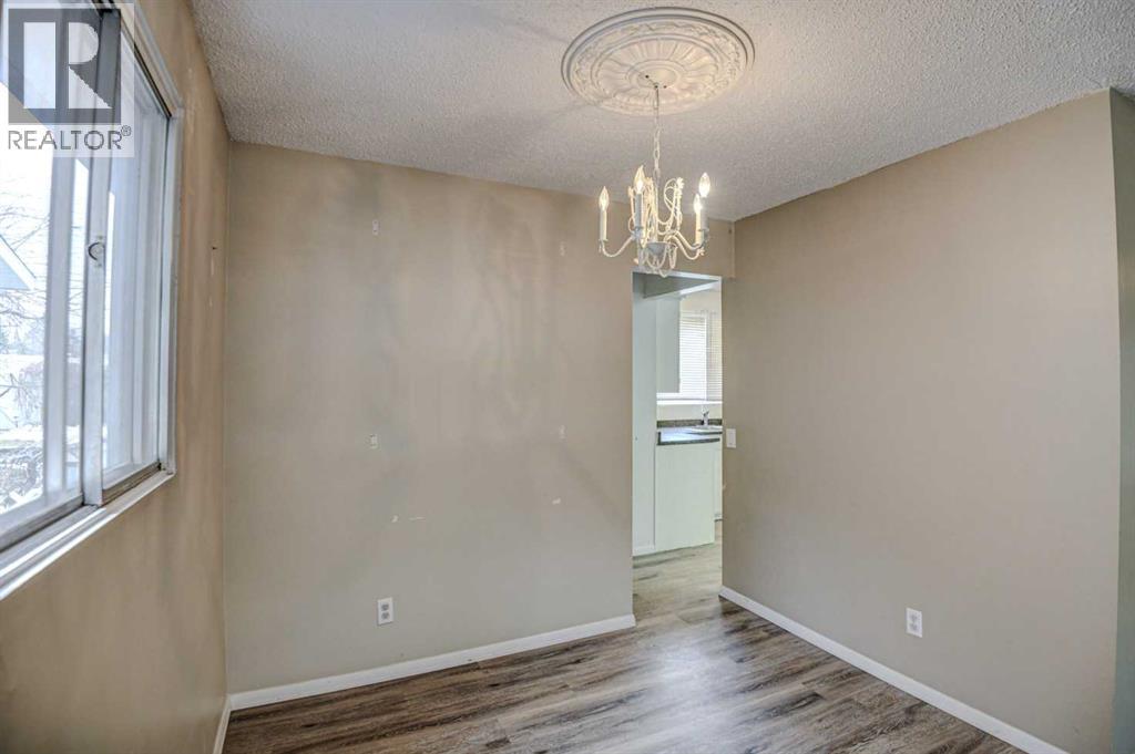 12120 Lake Michigan Road SE, Calgary, Alberta  T2J 3G3 - Photo 5 - A2298858