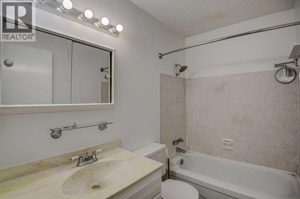 12120 Lake Michigan Road SE, Calgary, Alberta  T2J 3G3 - Photo 11 - A2298858