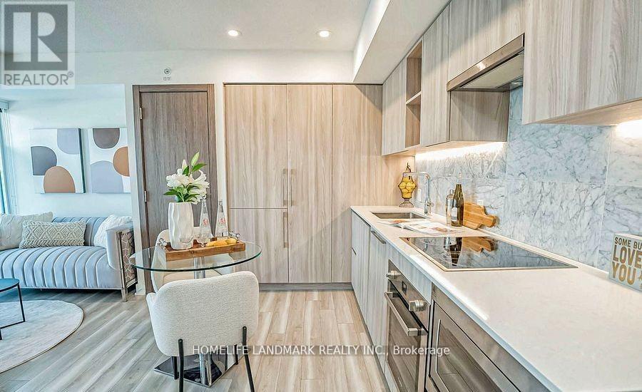 605 - 19 Bathurst Street, Toronto, Ontario  M5V 0N2 - Photo 3 - C12962316