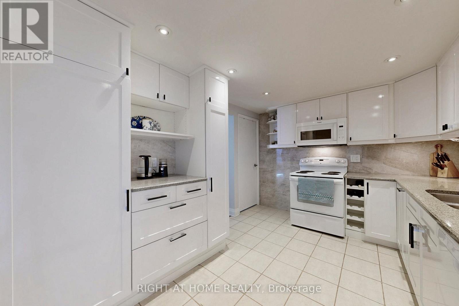 1807 - 1900 Sheppard Avenue E, Toronto, Ontario  M2J 4T4 - Photo 16 - C12962320