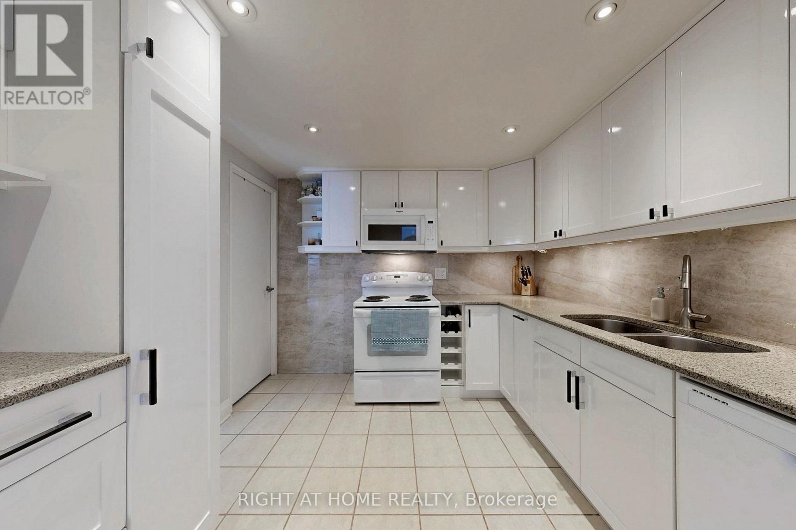 1807 - 1900 Sheppard Avenue E, Toronto, Ontario  M2J 4T4 - Photo 17 - C12962320