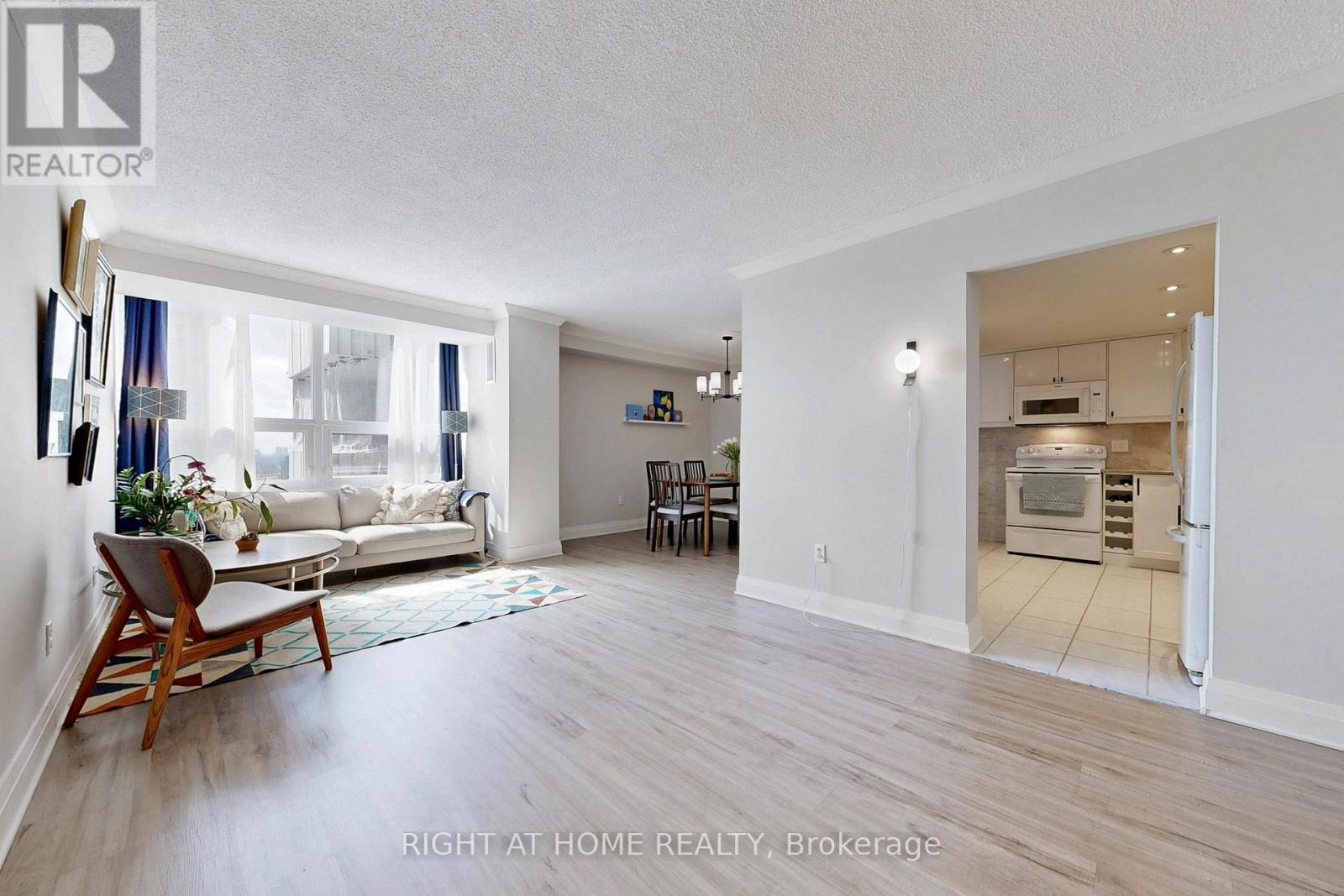 1807 - 1900 Sheppard Avenue E, Toronto, Ontario  M2J 4T4 - Photo 8 - C12962320