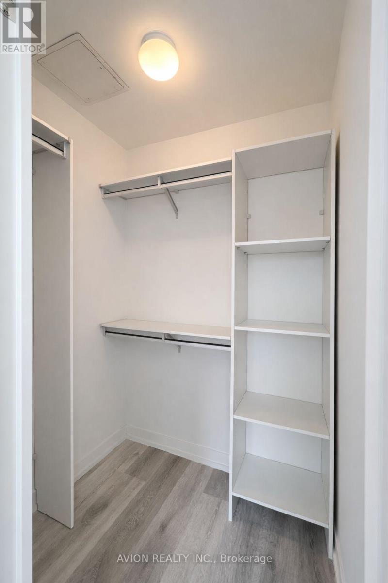 S811 - 8 Olympic Garden Drive, Toronto, Ontario  M2M 0B9 - Photo 6 - C12962230