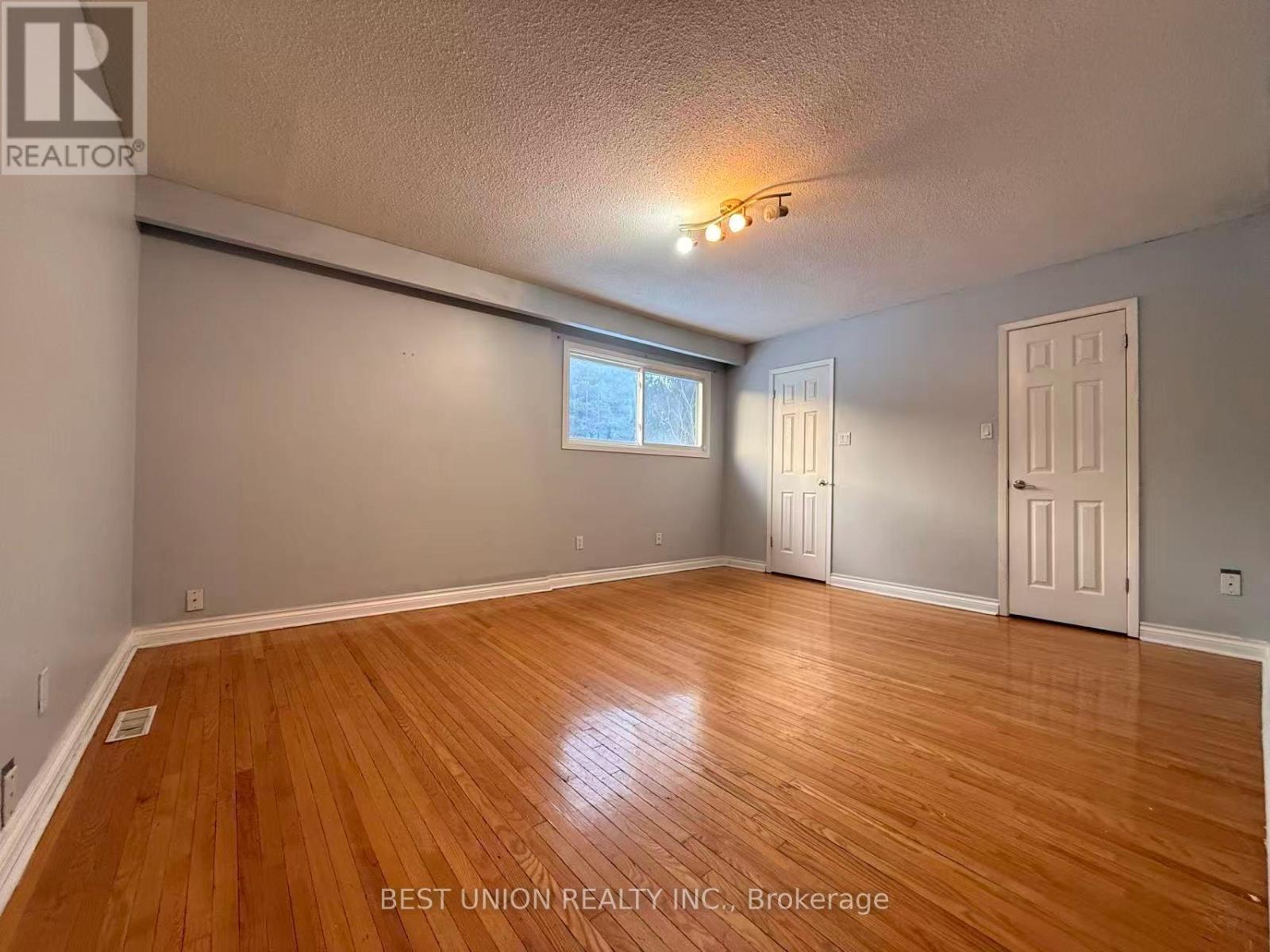 2636 Crystalburn Avenue, Mississauga, Ontario  L5B 2N8 - Photo 10 - W12962356