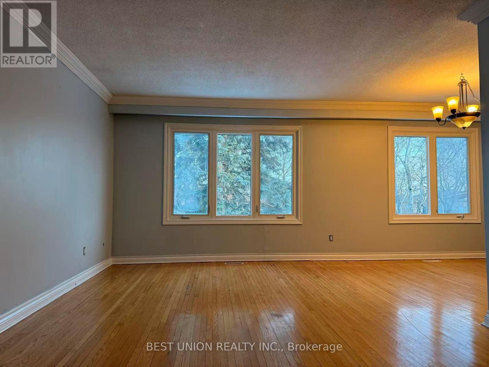 2636 Crystalburn Avenue, Mississauga, Ontario  L5B 2N8 - Photo 9 - W12962356