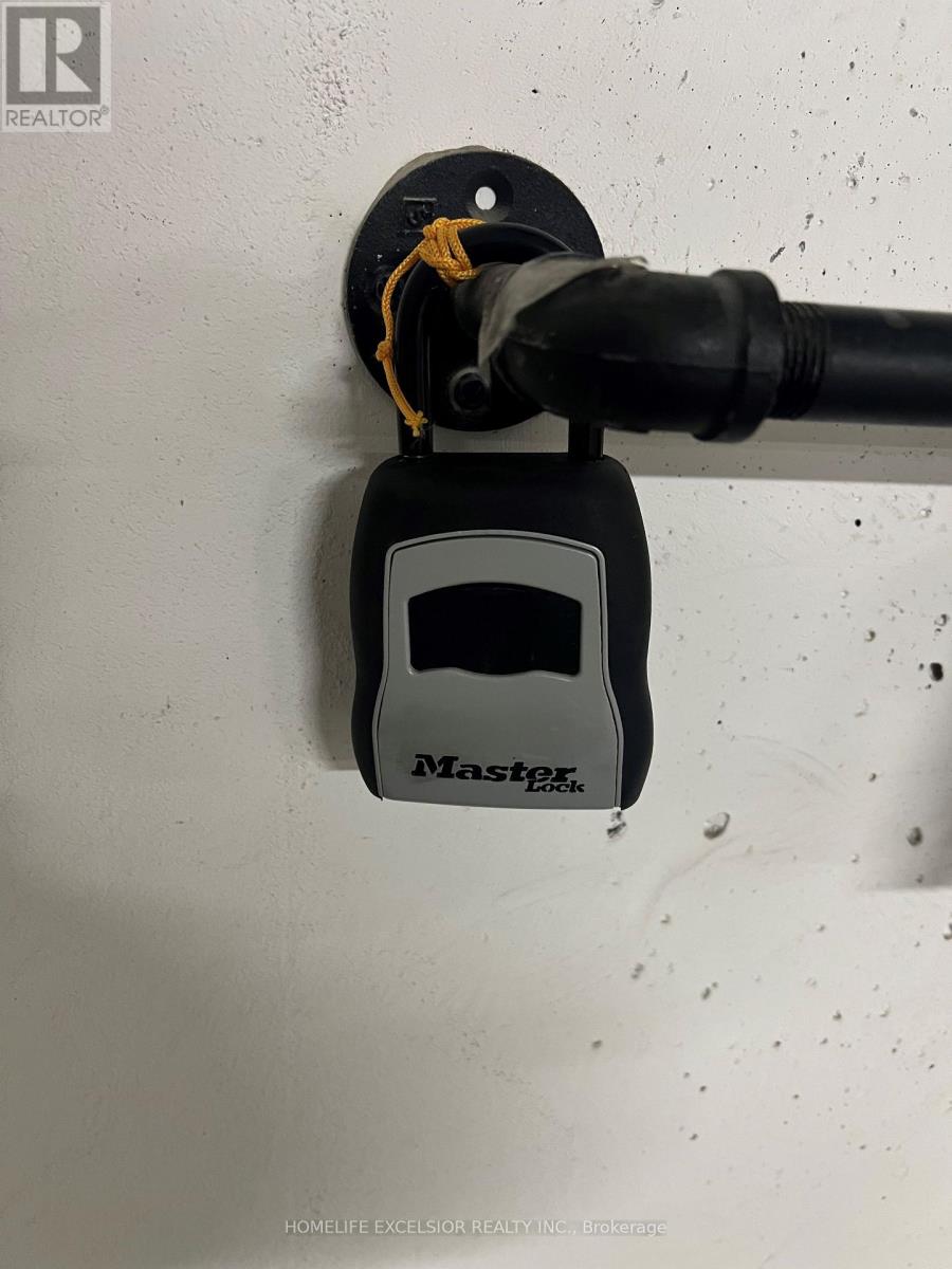 809 - 220 Missinnihe Way, Mississauga, Ontario  L5H 0A9 - Photo 21 - W12962370