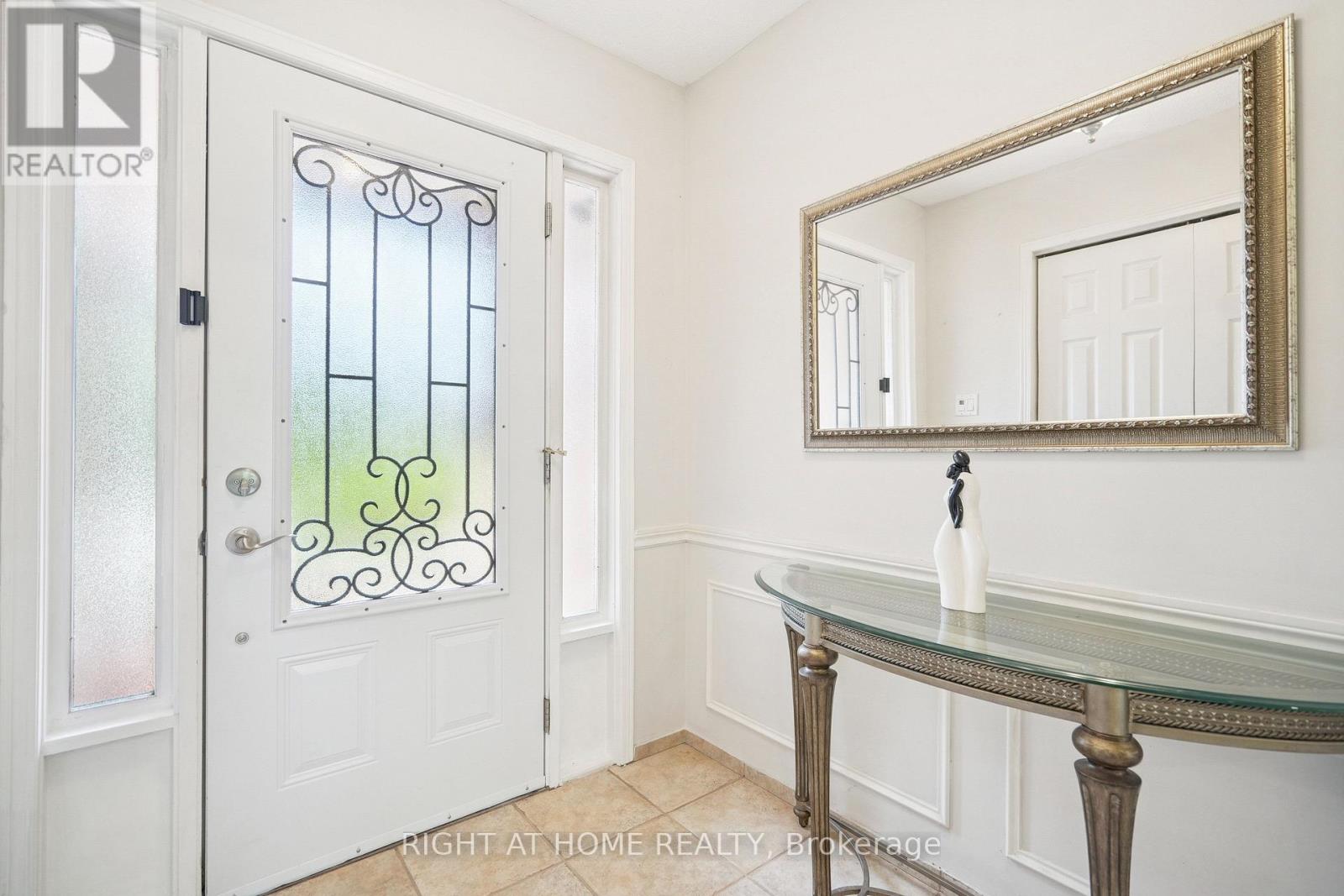 309 Amberly Boulevard, Hamilton, Ontario  L9G 4B6 - Photo 2 - X12962318