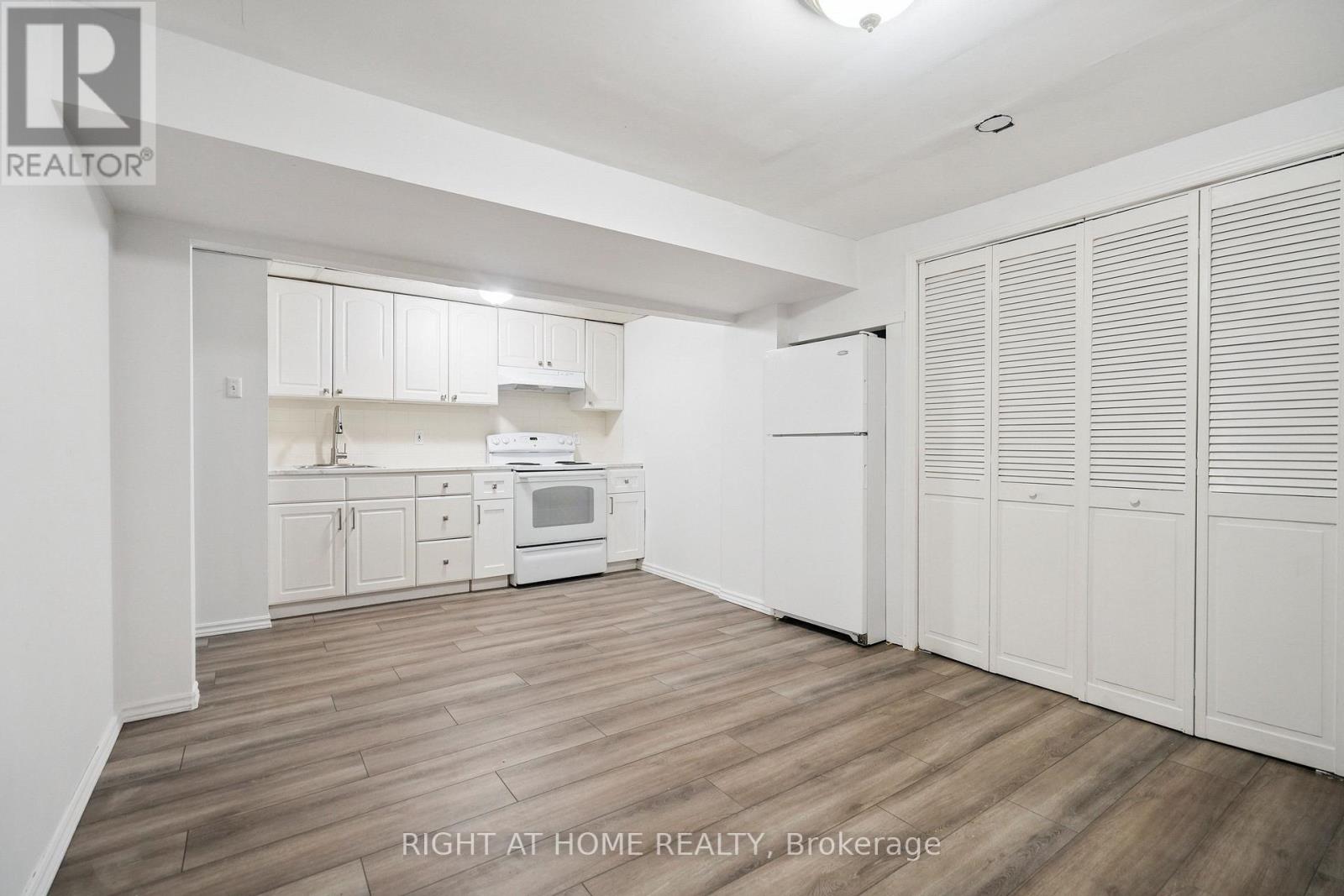 309 Amberly Boulevard, Hamilton, Ontario  L9G 4B6 - Photo 30 - X12962318