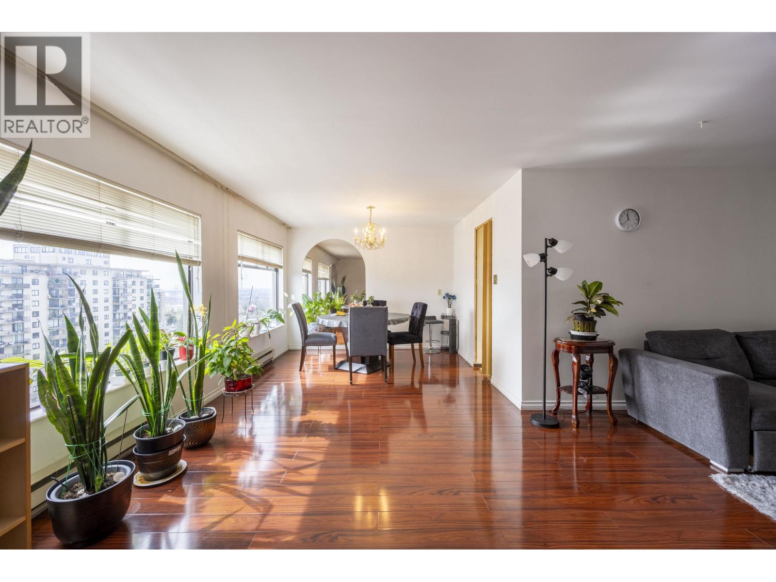 902 615 Belmont Street, New Westminster, British Columbia  V3M 6A1 - Photo 2 - R3107179