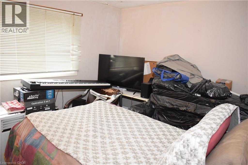 249 Cedarbrae Avenue Unit# 1, Waterloo, Ontario  N2L 4S8 - Photo 18 - 40817602