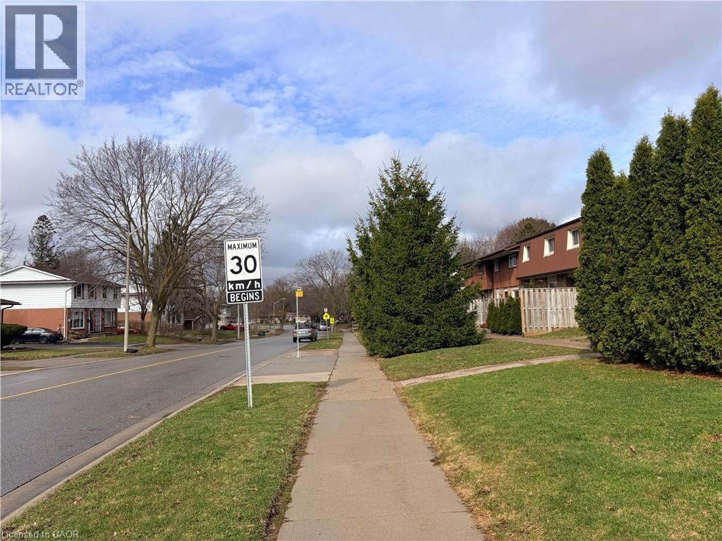 249 Cedarbrae Avenue Unit# 1, Waterloo, Ontario  N2L 4S8 - Photo 29 - 40817602