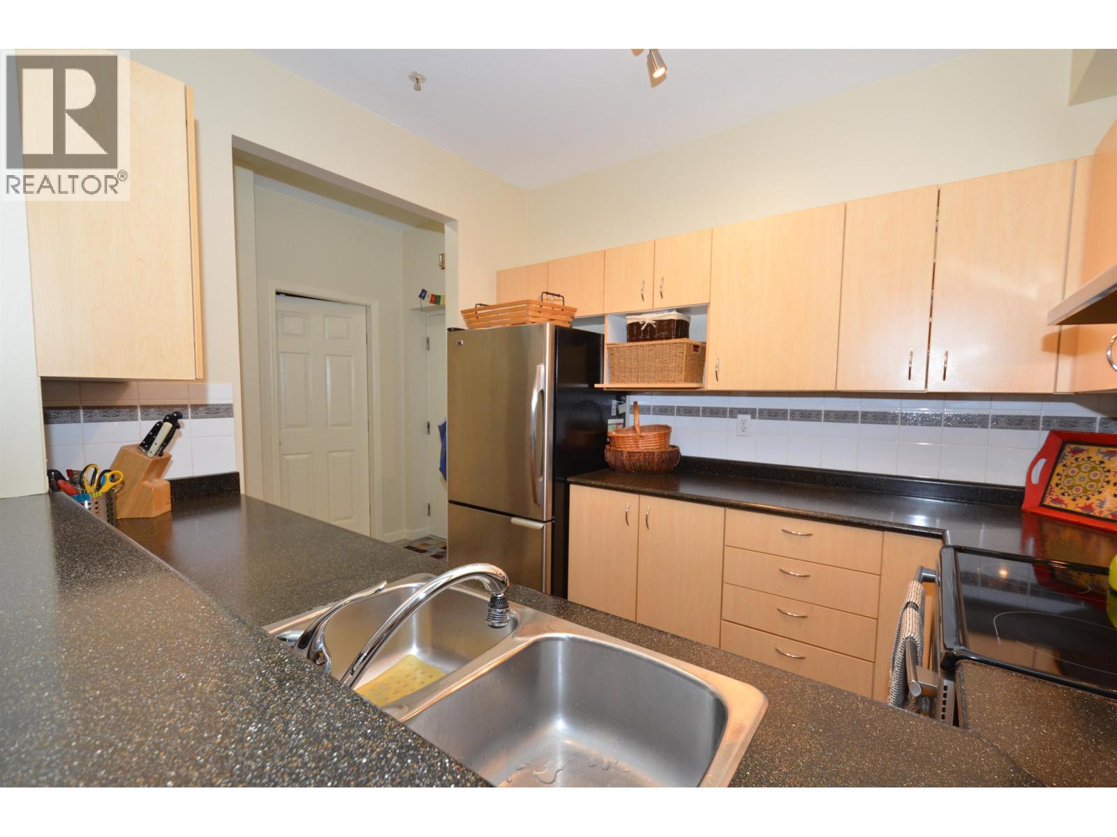 123 Seventh Street, New Westminster, British Columbia  V3M 6Y2 - Photo 17 - R3107228