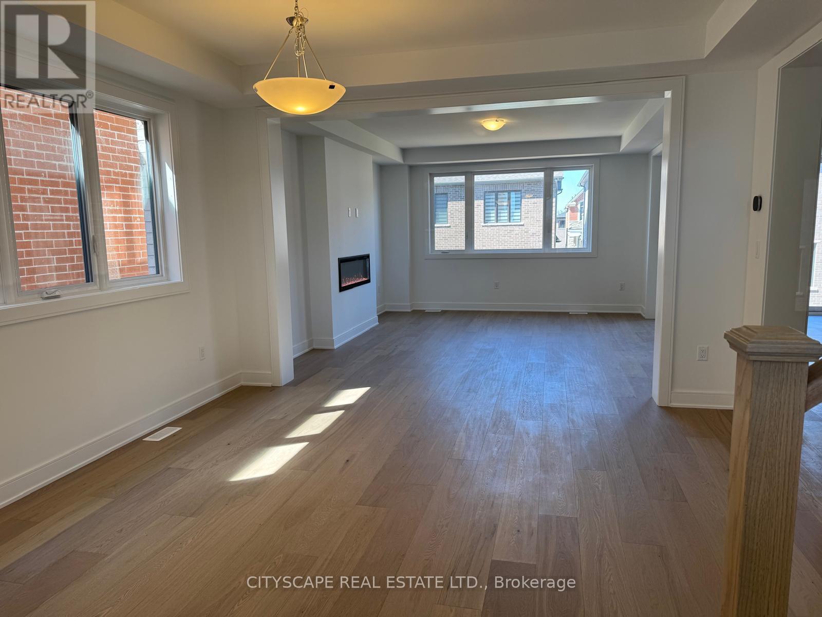 38 Suzuki Street, Barrie, Ontario  L9J 0Y8 - Photo 5 - S12962376