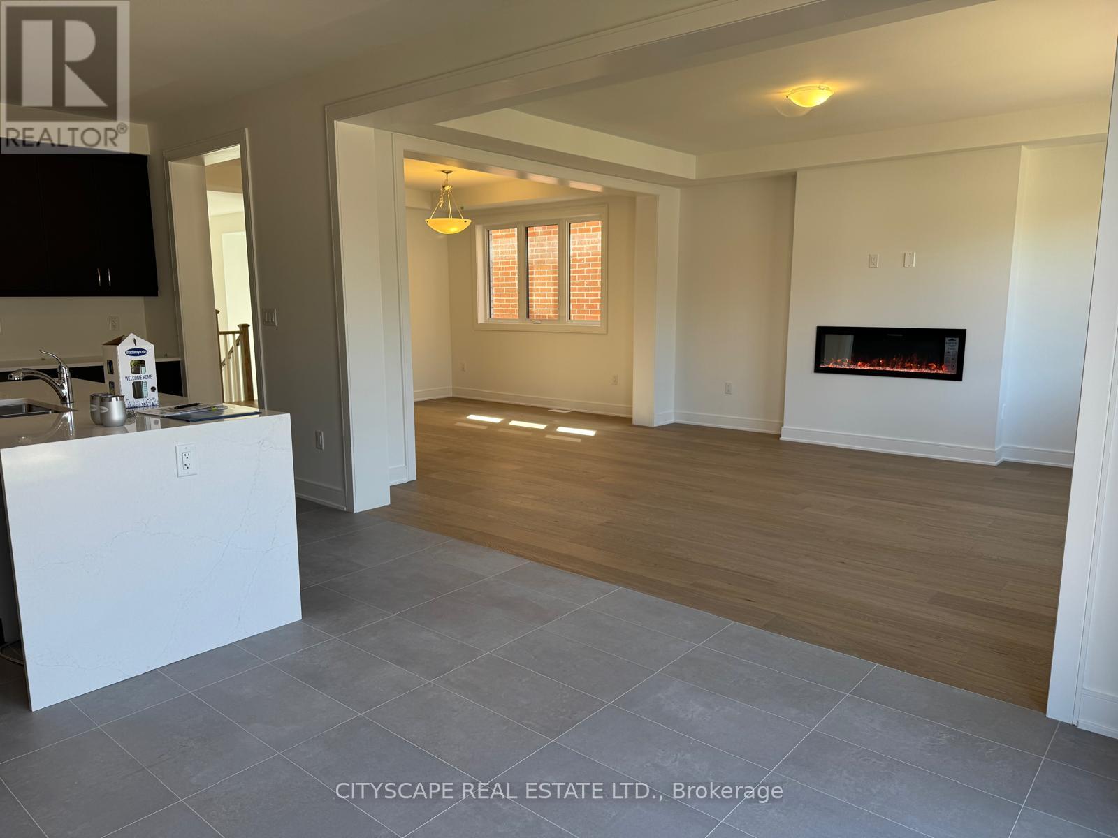 38 Suzuki Street, Barrie, Ontario  L9J 0Y8 - Photo 6 - S12962376