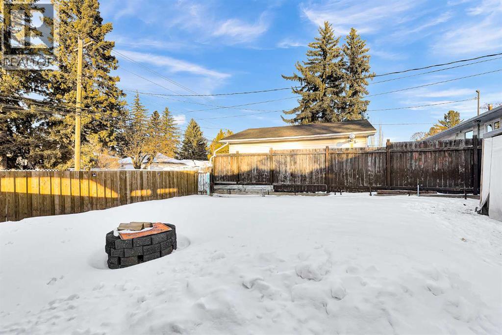 126 Springwood Drive SW, Calgary, Alberta  T2W 0K5 - Photo 25 - A2288413