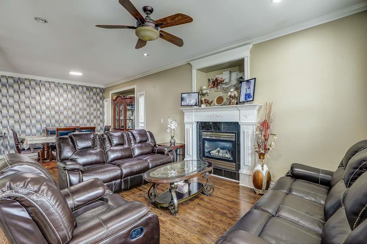 16761 63b Avenue, Surrey, British Columbia  V3S 0W5 - Photo 4 - R3105029