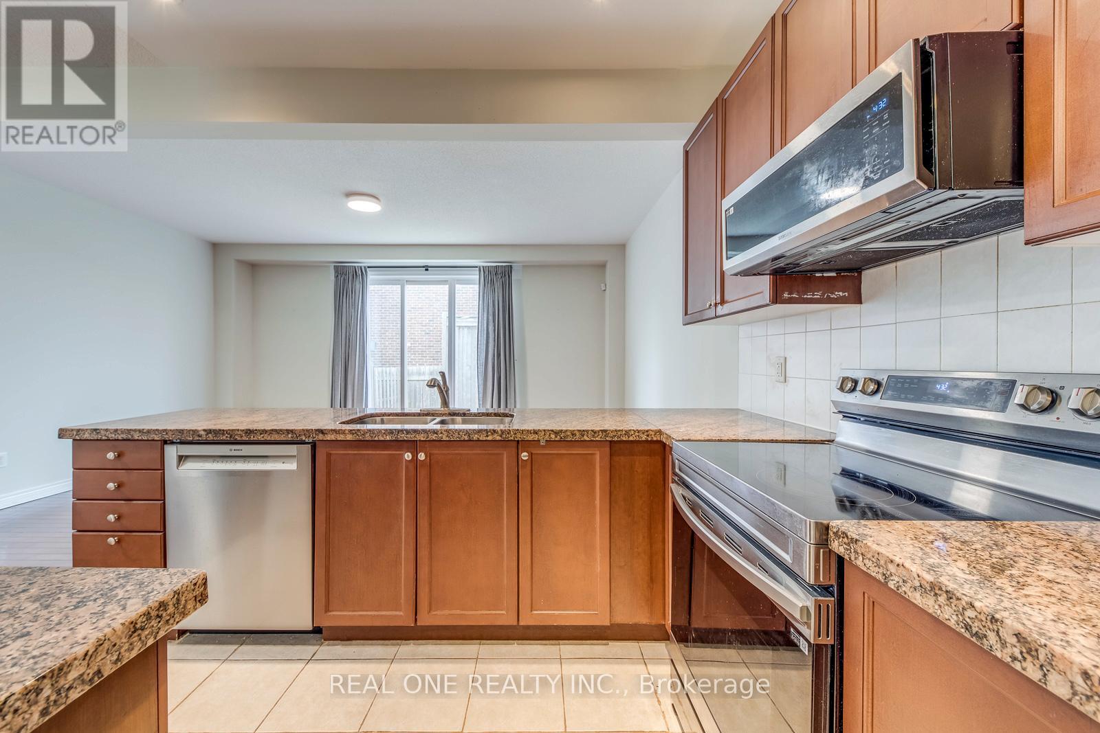 2319 Stone Glen Crescent, Oakville, Ontario  L6M 0C9 - Photo 10 - W12962384