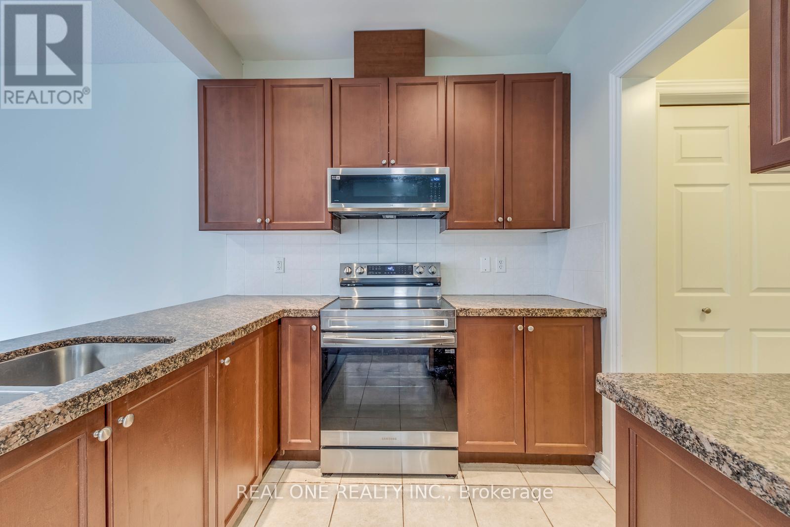 2319 Stone Glen Crescent, Oakville, Ontario  L6M 0C9 - Photo 8 - W12962384