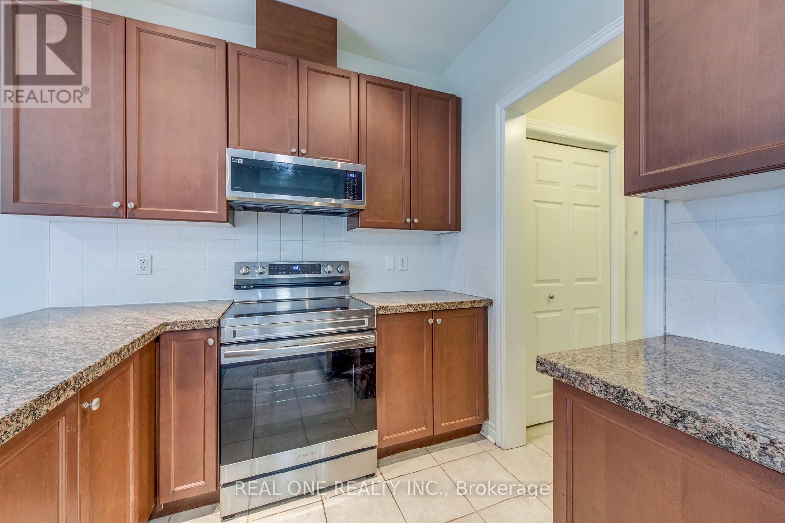 2319 Stone Glen Crescent, Oakville, Ontario  L6M 0C9 - Photo 9 - W12962384