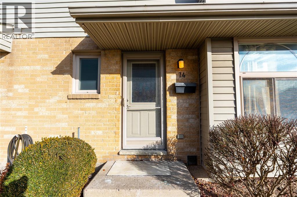 27 York Crescent Unit# 74, Sarnia, Ontario  N7S 6H9 - Photo 3 - 25031413
