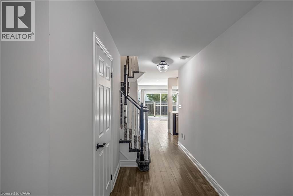 76 Blue Sky Trail, Waterdown, Ontario  L8B 0X6 - Photo 3 - 40811821