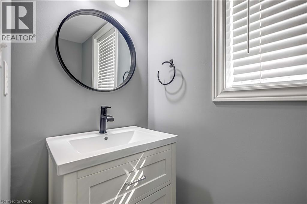 76 Blue Sky Trail, Waterdown, Ontario  L8B 0X6 - Photo 5 - 40811821